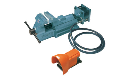 Schraubstock URSUS pneumatisch 120 mm 